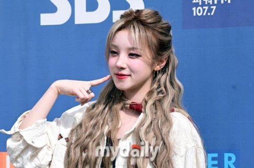 【PHOTO】i-dle ウギ＆キム・ヒジェ「2時脱出Cultwo Show」出演のため放送局へ
