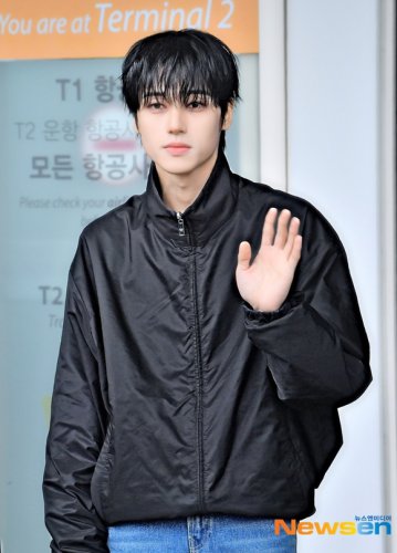 【PHOTO】ATEEZのWOOYOUNG、ファッションウィークに出席するためイタリアへ出国