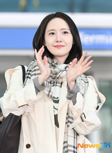 【PHOTO】少女時代 ユナ、ファッションウィークに出席するためイギリスへ出国（動画あり）