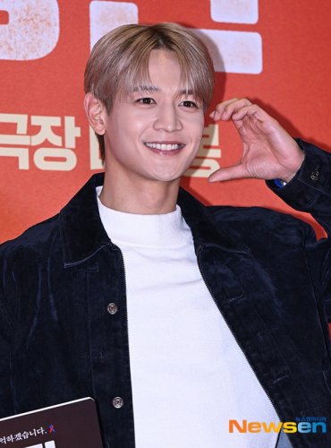 SHINee ミンホ、日本ファンミーティングで先行披露した「Flawless」「Sunkissed」を本日リリース！