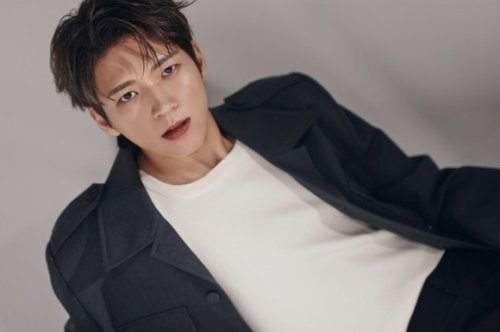 INFINITE ウヒョン、Netflix「マンスリー彼氏」に特別出演！甘いビジュアルと眼差しで魅了