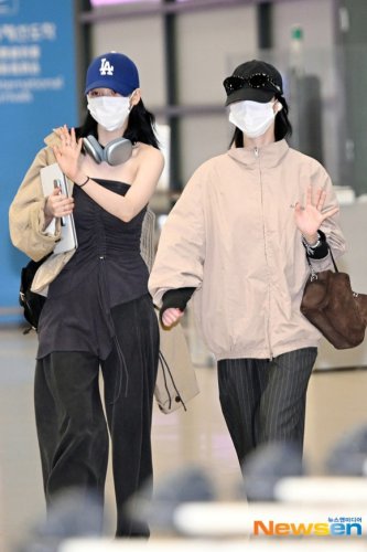 【PHOTO】aespaのKARINA＆WINTER、アリーナツアーを終えて日本から帰国（動画あり）