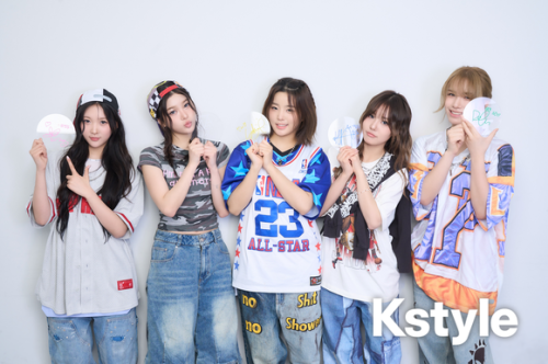 【プレゼント】Kstyle PARTY出演！YOUNG POSSE直筆「ゼロ距離カメラ」サインパネルを各1名様に
