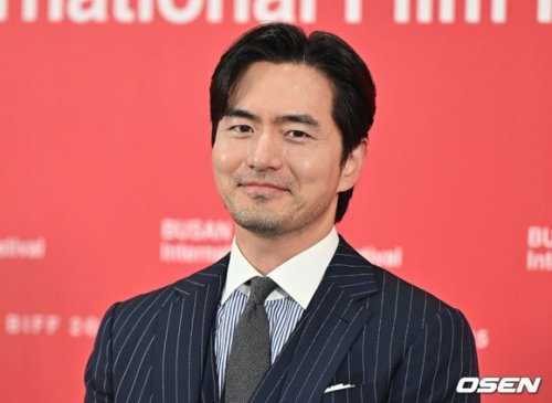 【PHOTO】イ・ジヌク、映画「失恋した人たちのための7時の朝食会」記者会見に出席