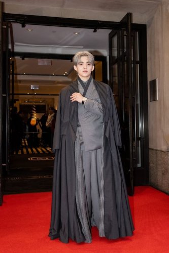 SEVENTEENのS․COUPS、世界的イベント「Met Gala」に初登場&hellip;&ldquo;ロマンス映画の主人公&rdquo;と絶賛