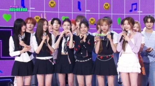 izna、カムバック後初！「THE SHOW」で1位を獲得&ldquo;想像もしていなかった&rdquo;