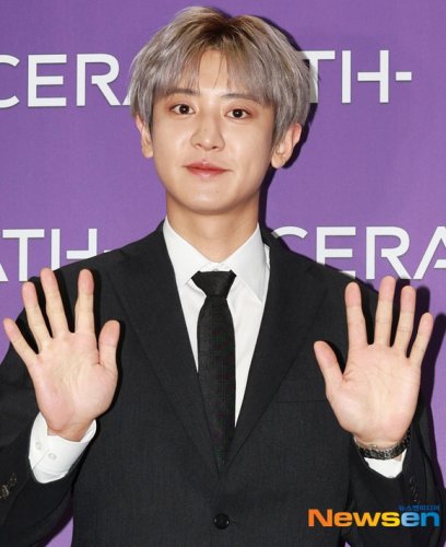 EXO チャンヨル、2ndミニアルバム「Upside Down」スケジュールポスターを公開