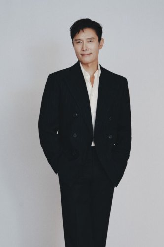 イ・ビョンホン、映画「仕方ない」でソン・イェジンと共演&ldquo;初めてなのに全くぎこちなさがなかった&rdquo;