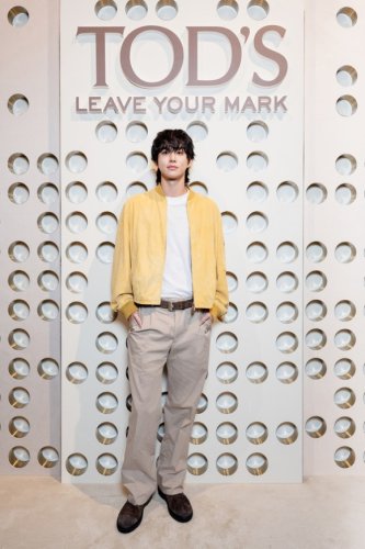 NCT ジョンウ＆ドヨン＆ジャニー、ファッションショーに登場！洗練されたスタイルを披露