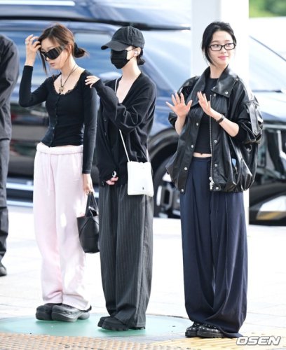 【PHOTO】aespaのKARINA＆GISELLE＆WINTER、アリーナツアーのため日本へ出国