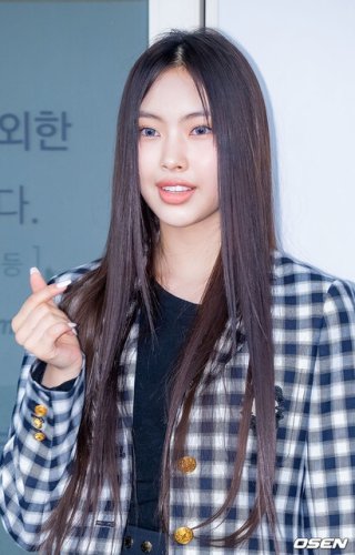 NewJeans ヘイン、誕生日を迎えて写真を続々公開！ファンへの嬉しいプレゼント
