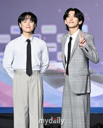 【PHOTO】Jannabi「2025 SBS歌謡大典 Summer」ブルーカーペットに登場
