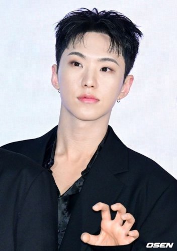 &ldquo;本日入隊&rdquo;SEVENTEEN ホシ、ザンビアの子供たちのため約1000万円を寄付&hellip;学校に5つの教室を新築へ