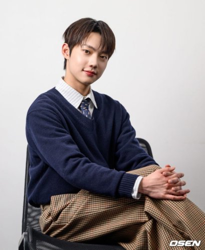【PHOTO】ドラマ「スプリング・フィーバー」チョ・ジュニョン、インタビューで見せた爽やかな魅力