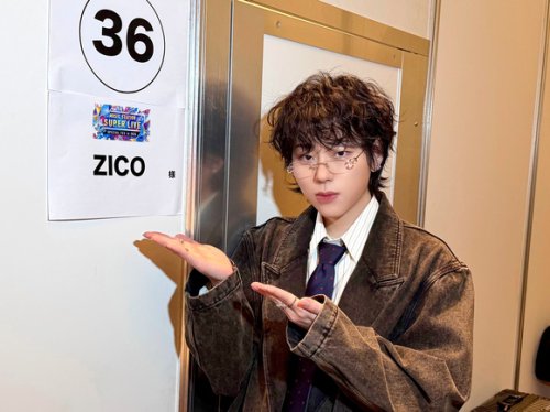 Block B ジコ「Mステ」未公開ショット到着！楽屋前でポーズ&ldquo;ビジュ爆発&rdquo;