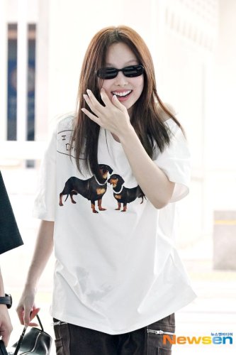 【PHOTO】TWICE ナヨン「BEER ROCK FESTIVAL」のため台湾へ出国&hellip;弾ける笑顔（動画あり）