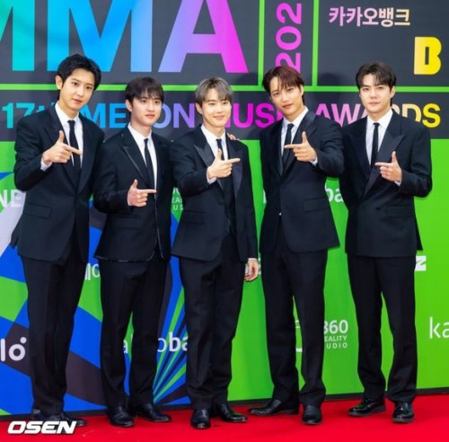 EXOからBLACKPINK ジェニー、IVEまで！「MMA 2025」レッドカーペットに続々登場