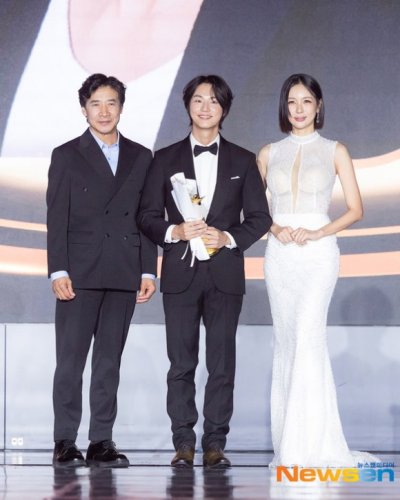 【PHOTO】ユン・シユンからジニョンまで「2025 アジアモデルアワーズ」に出席&hellip;日本から滝本海都＆古川雄輝らも（動画あり）