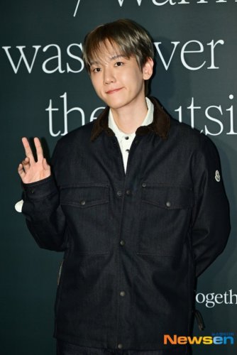 【PHOTO】EXO ベクヒョン、騒動の中笑顔で登場&hellip;「MONCLER」のイベントに出席（動画あり）