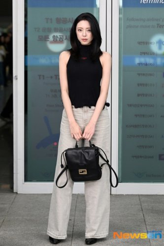 【PHOTO】ITZY ユナ、海外スケジュールのためイタリアへ出国（動画あり）