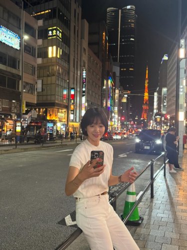 パク・シネ、東京タワーを背景に無邪気な笑顔&hellip;旅行願望あらわに？