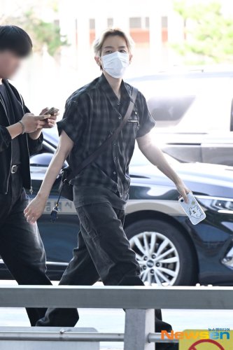 【PHOTO】EXO ベクヒョン、海外スケジュールのため出国（動画あり）