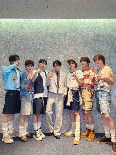 BOYNEXTDOOR、中島健人と対面！「FNS歌謡祭」で共演&hellip;日韓の記念ショットが話題に