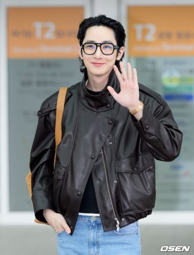 【PHOTO】イ・スヒョク、ファッションウィークに出席するため中国へ出国