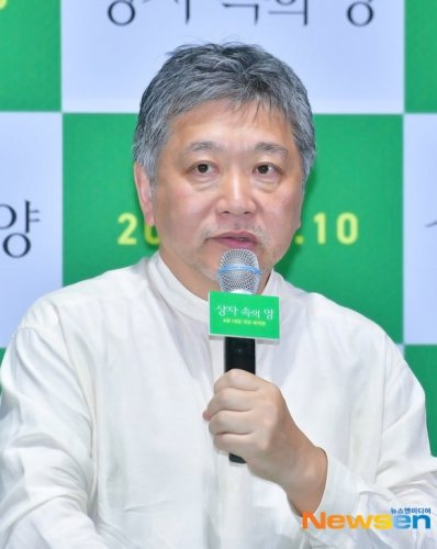 是枝裕和監督、約1年ぶりのソウル訪問「韓国に特別な愛情を持っている」