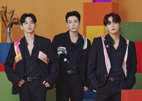 MYNAME、日本ミニアルバム「VIVID」アーティスト＆ジャケット写真を公開