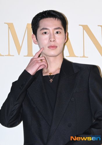 俳優イ・ジェウク、入隊中にサプライズ発表！デビュー後初の楽曲リリース決定