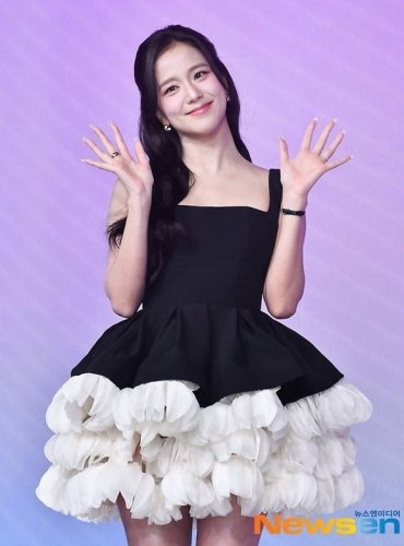 BLACKPINK ジス着用衣装の返却を要求&hellip;海外デザイナーが主張・法的措置も「自分の物を返してほしいだけ」
