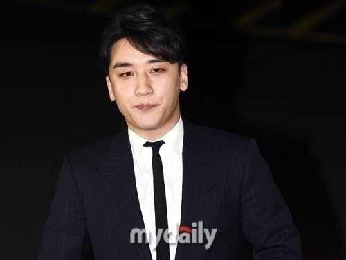 元BIGBANGのV․I、近況ショットがネット上で拡散&hellip;変わった姿に注目