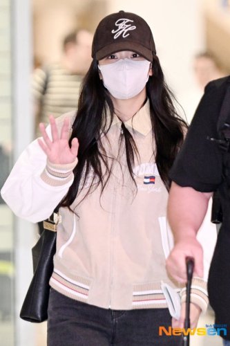 【PHOTO】BLACKPINK ジス、海外スケジュールを終えて帰国