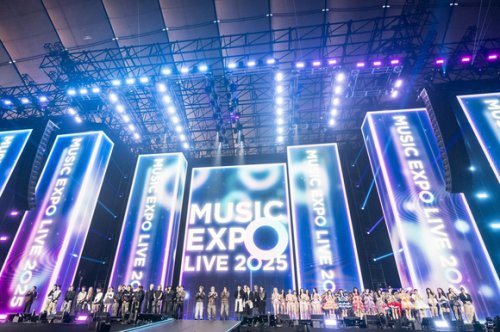 華々しいステージで「かわいいだけじゃない」を体現！, 今年デビューしたばかりのKiiiKiiiが登場, BE:FIRST✕ENHYPEN 圧巻のコラボ！「難しかった」互いを称える姿も, 東京ドームで日本初ステージを飾ったCORTIS, タイ発！今ホットな4EVEは強烈なステージ, HANA 覚悟と自信を感じさせるステージ, 日韓先輩グループに質問「メンバー間で意見が分かれたときは？」, ファンとの思い出の曲も！ENHYPEN 盛り上がりは最高潮に, 東京ドームに深みのある声が響く！BE:FIRSTが熱唱, KAWAII LAB.✕KiiiKiiiコラボは日韓の名曲「ヘビロテ」「TT」, タイ愛を語る「T-POPもチェックしてる」, オヤジギャクを連発！？トークでも盛り上げるTXT, Number_i 気合いの入ったシャウトで登場, 【REPORT】日韓圧巻のコラボに称賛の声も！「MUSIC EXPO LIVE」アジアからグローバルに活躍するアーティストが東京ドームに集結