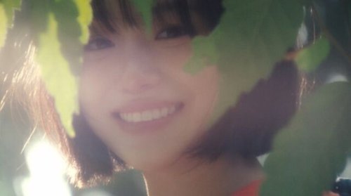 IZ*ONE出身チョ・ユリ、タイトル曲「Farewell for now!」MV公開&hellip;爽やかな歌声を披露