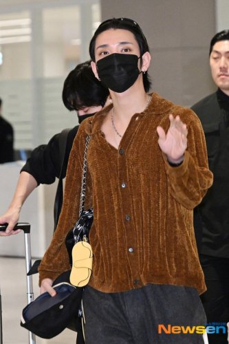 【PHOTO】SEVENTEEN ジョシュア＆スングァン、北米ツアーを終えて韓国に到着（動画あり）