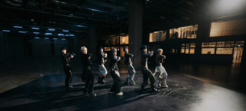 YOUNITE、タイトル曲「POSE!」MV公開&hellip;クセになるサウンド