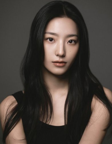 fromis_9出身イ・セロム、333と専属契約を締結「積極的にサポートする」