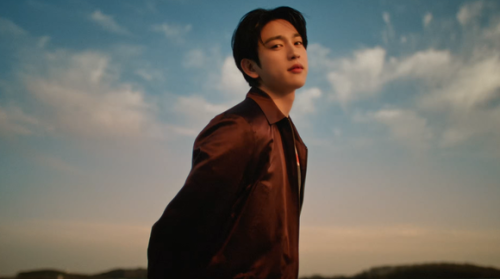 GOT7 ジニョン、タイトル曲「EVERLOVE」MV公開&hellip;感性あふれる歌声に注目
