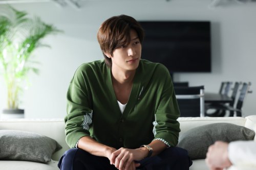 ナ・イヌ、成田凌＆清原果耶を応援？「初恋DOGs」第8話の場面写真が到着