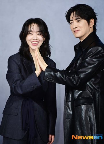 シン・ヘソン＆イ・ジュニョク、8年ぶりの再会！お互いを絶賛「不倫しない夫婦役でまた会いたい」