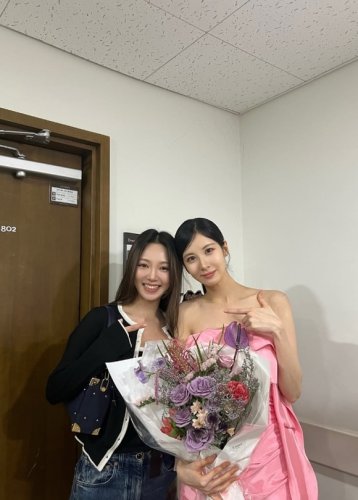 少女時代 ヒョヨン、ソヒョンのオーケストラ公演を応援！2ショットを公開