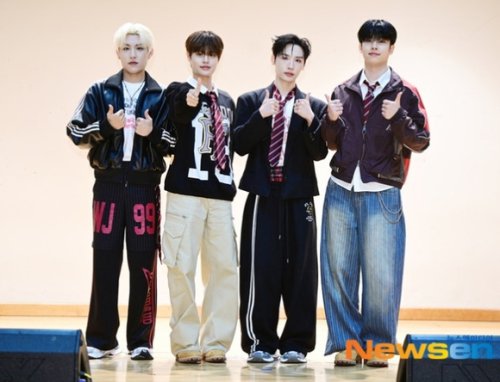 【PHOTO】AB6IX、ウェブコンテンツ「今日私たちの学校は」イベントに出席