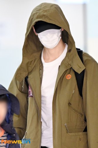 【PHOTO】SEVENTEEN バーノン、日本でのスケジュールを終えて韓国に到着
