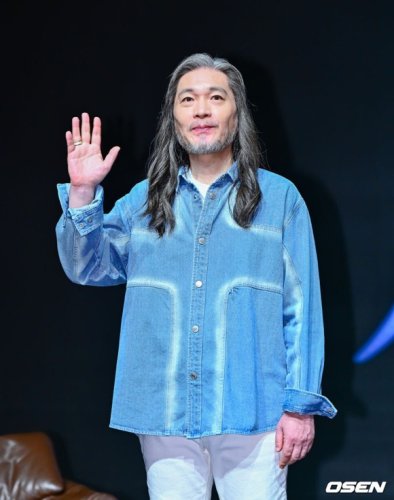 【PHOTO】イム・ジェボム、8thフルアルバム「挨拶」記者懇談会が開催&hellip;40周年記念コンサートに期待高まる