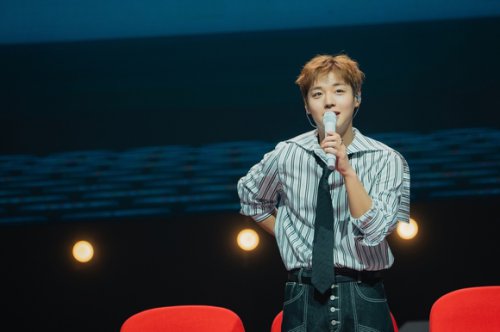 Wanna One出身パク・ジフン、韓国ファンミーティングが大盛況！多彩なコーナーで魅了
