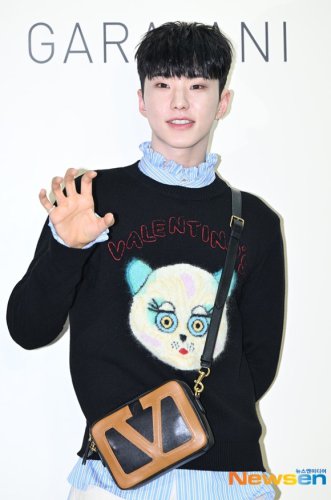 【PHOTO】SEVENTEEN ホシ、IVE レイ&amp;リズら「VALENTINO」イベントに出席（動画あり）