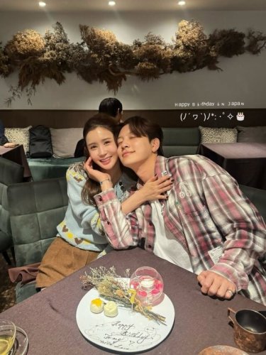 イ・ダヘ、夫SE7ENと日本で甘い時間&hellip;ホテルで超豪華な誕生日パーティ