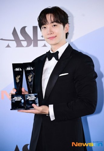 【PHOTO】2PM ジュノ「ASEA 2026」ステージに登場
